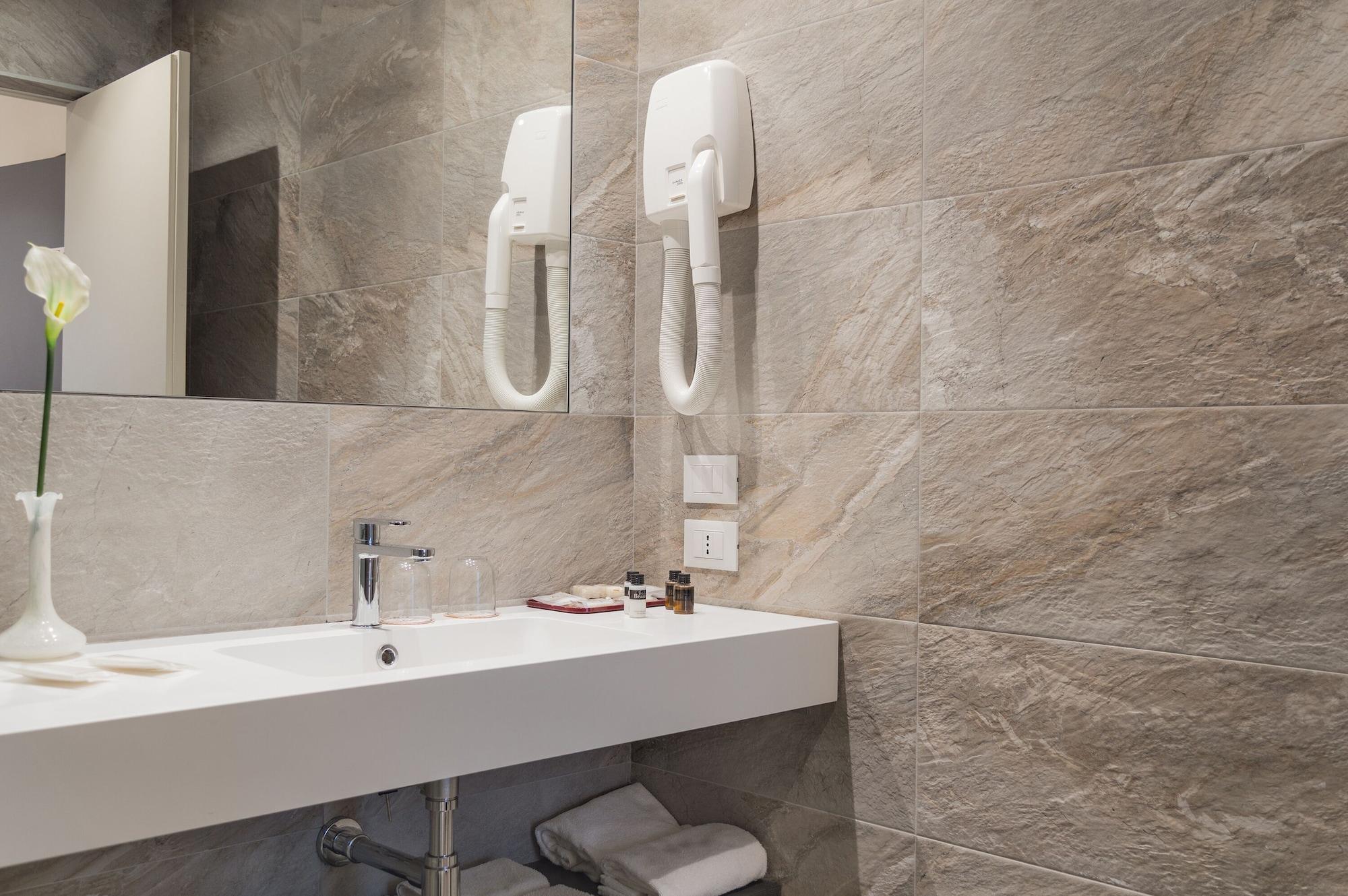 Alexander Hotel 4*