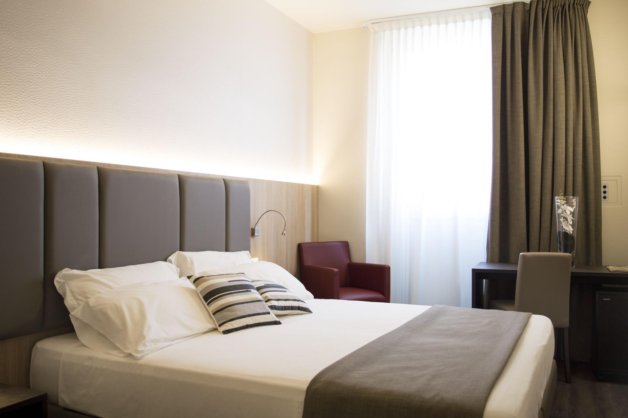 Alexander Hotel