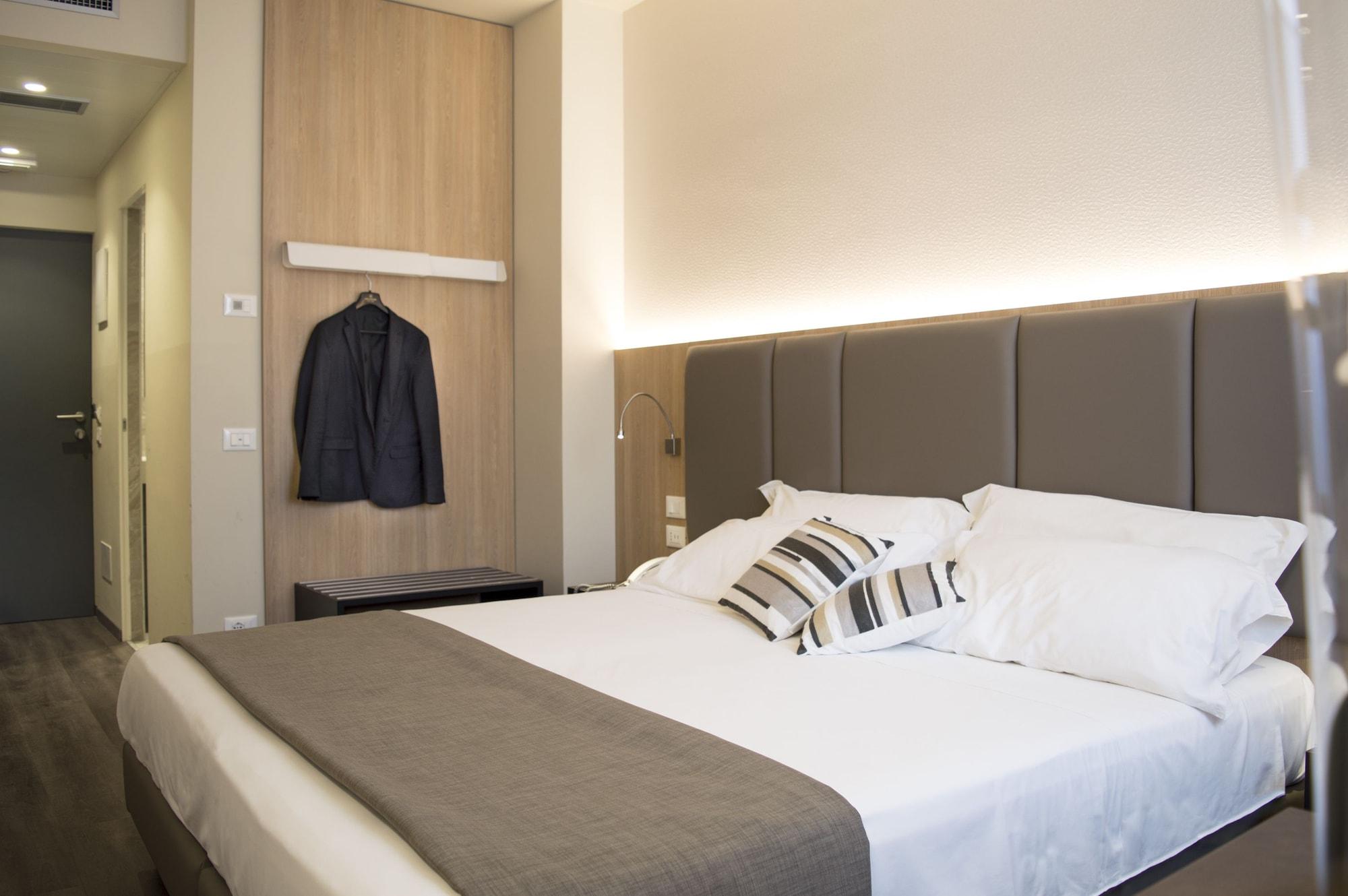 Alexander Hotel 4*