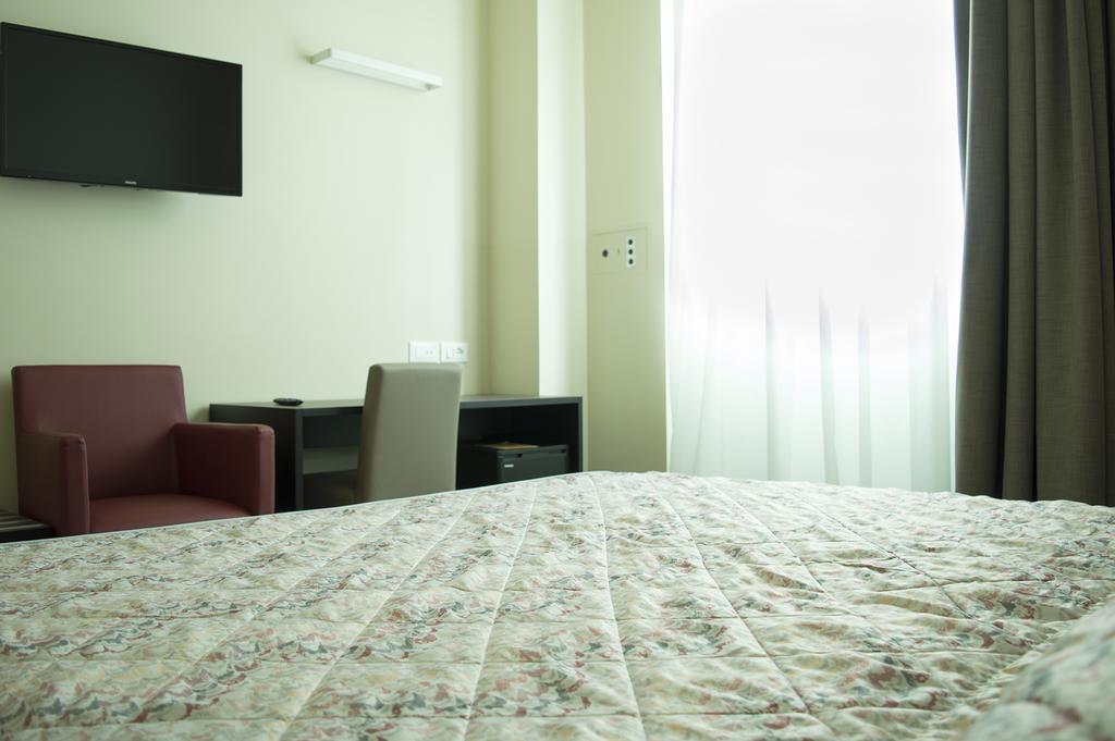 Alexander Hotel 4*