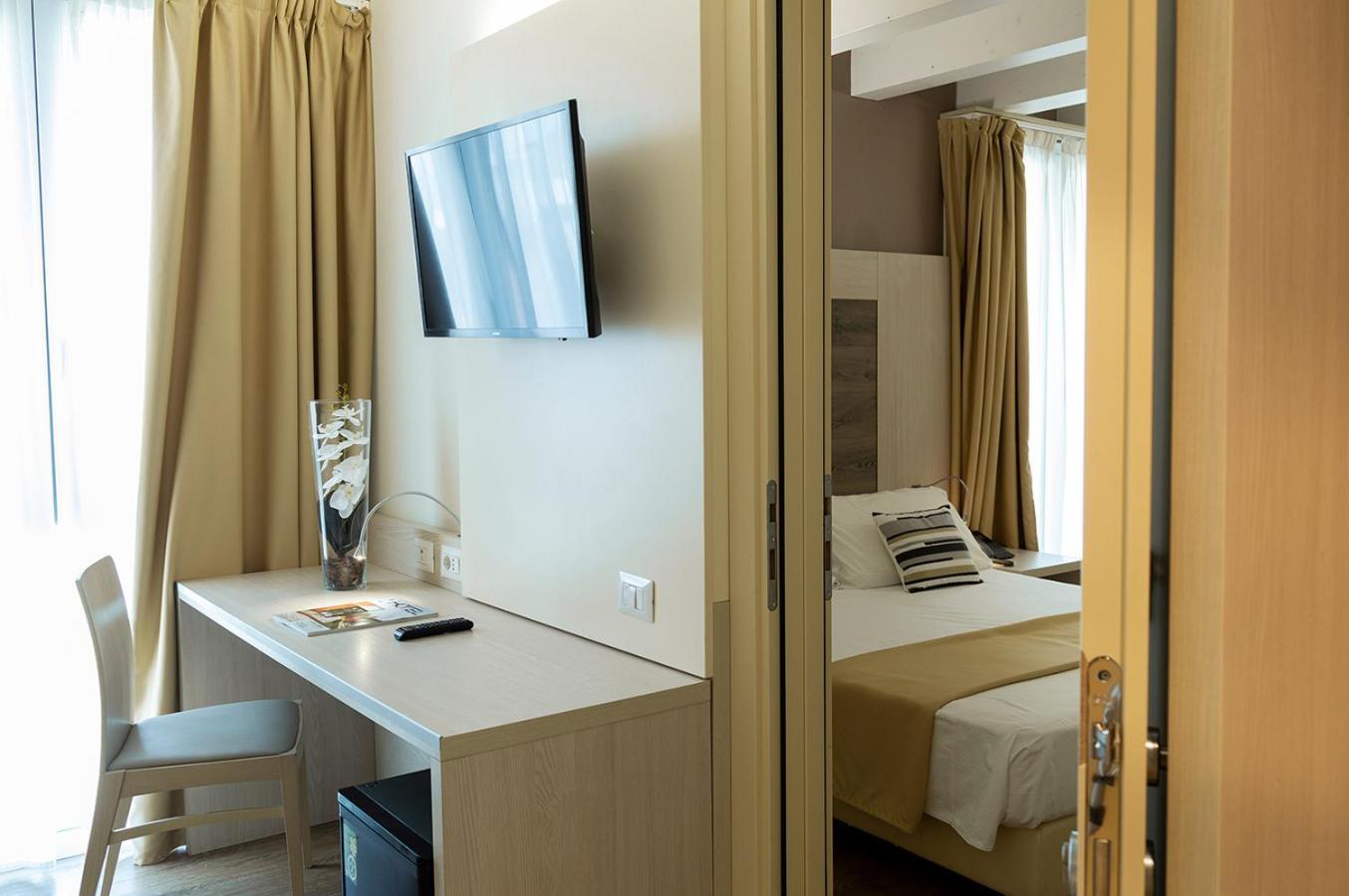 Alexander Hotel 4*