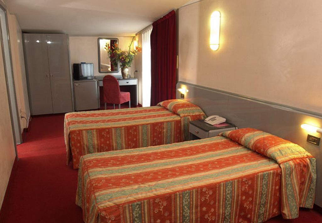 Alexander Hotel 4*